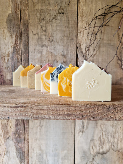 Savon au Miel, Poudre de Rhubarbe & Lavandin