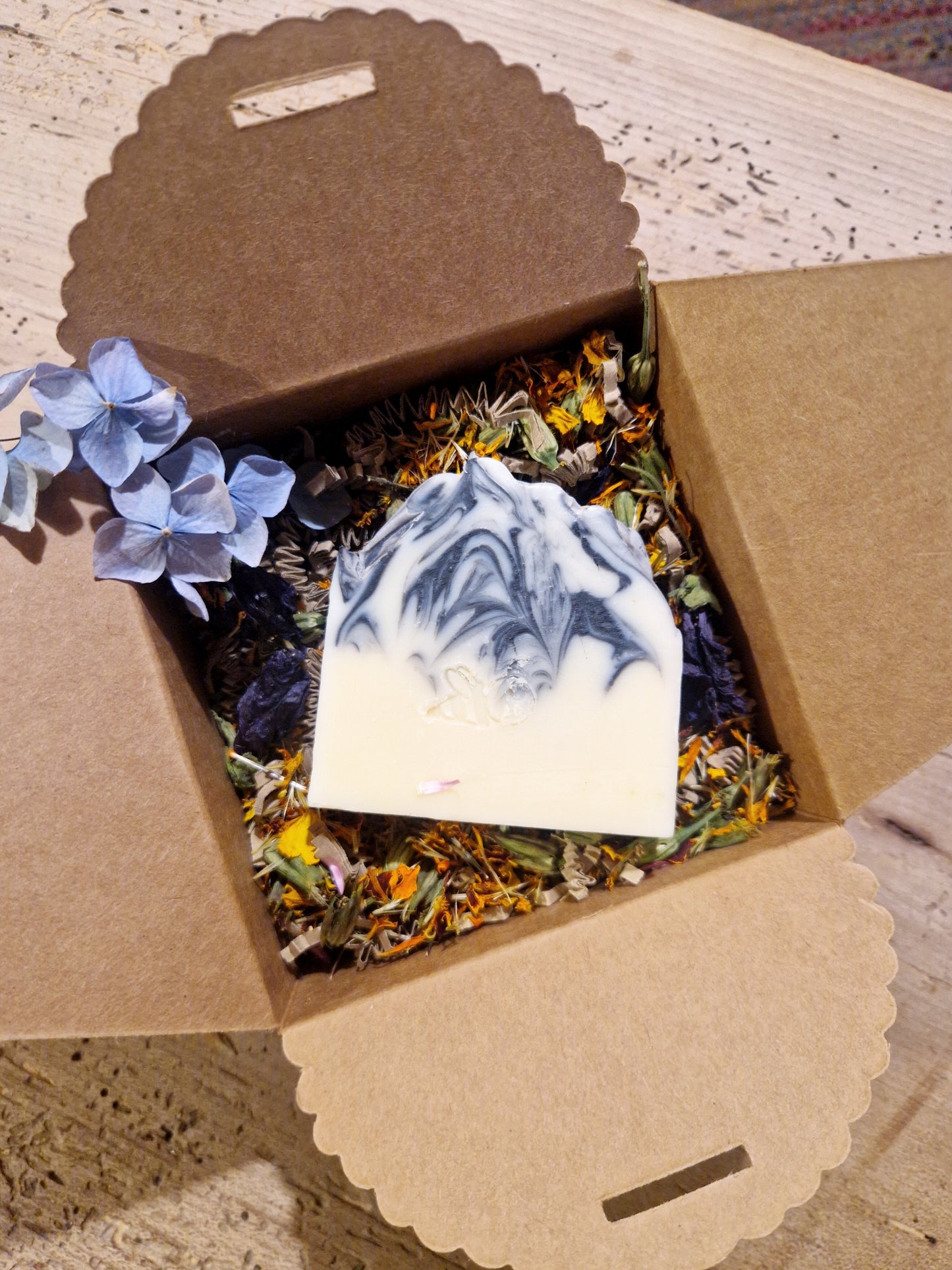 Le coffret Savon Miel, Charbon Végétal & Menthe Poivrée